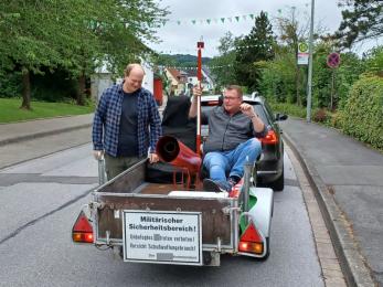 Böllermannschaft mit Kanone