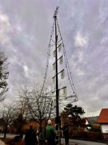 Umrüstung Maibaum zum Adventsbaum